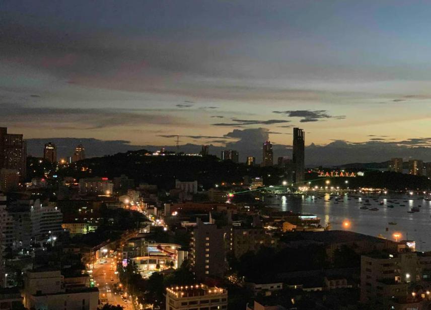 Edge Central Pattaya Seaview Residence Exterior foto